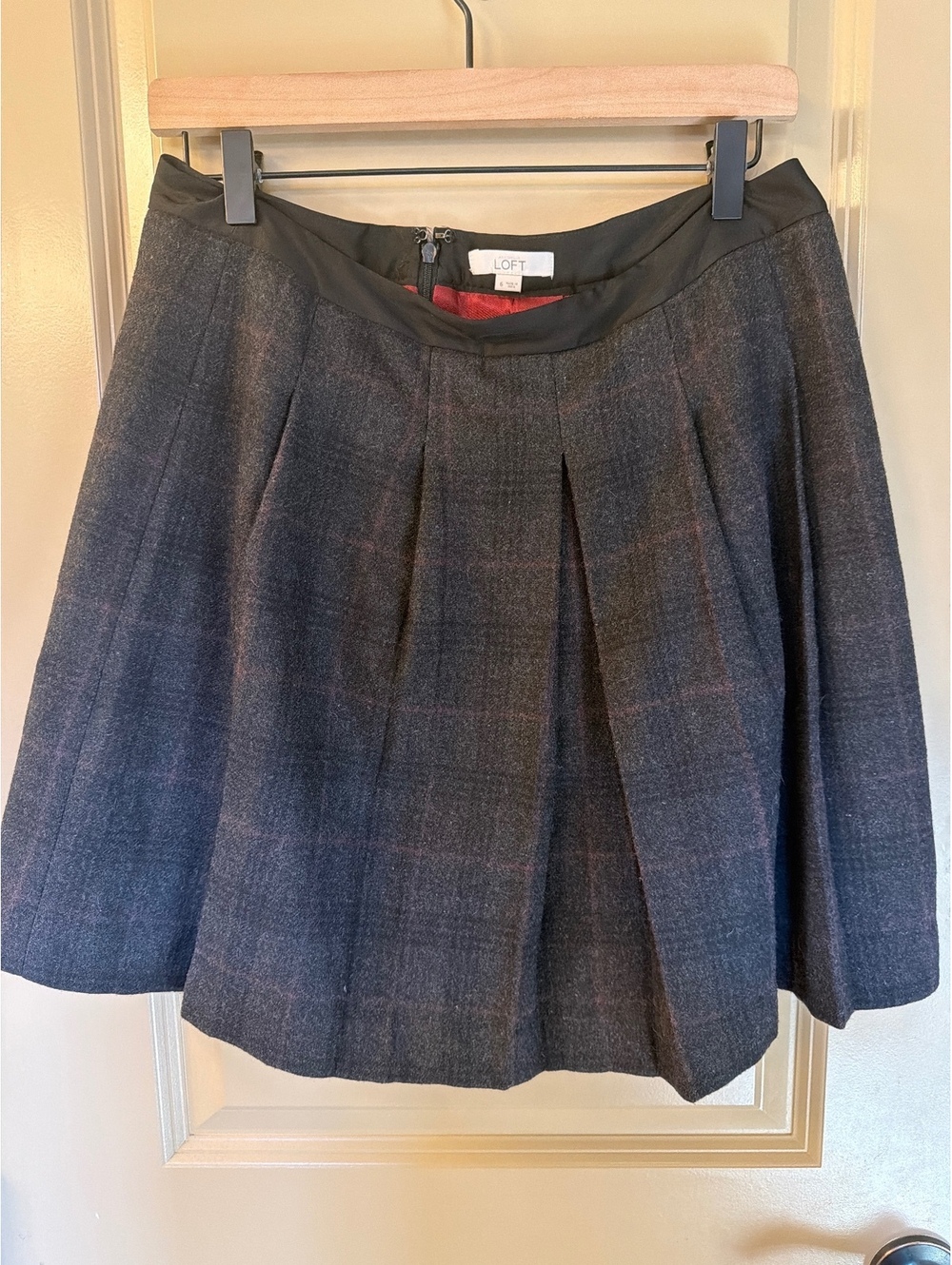 LOFT Women's Pleated Wool Blend Skirt Dark plaid , Size 6